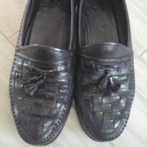 Florsheim Mens Black Leather Tasseled Slip On Loafer.   Size 11D